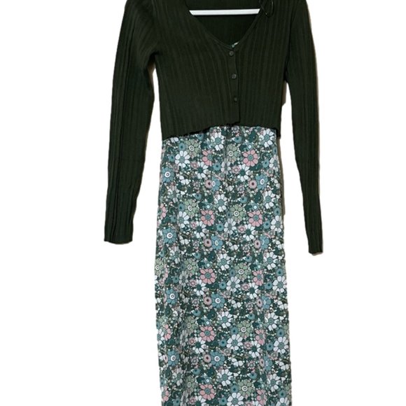 Size Small Green Bundle Cardigan Cargo Pants Midi Dress and Halter - Picture 5 of 14
